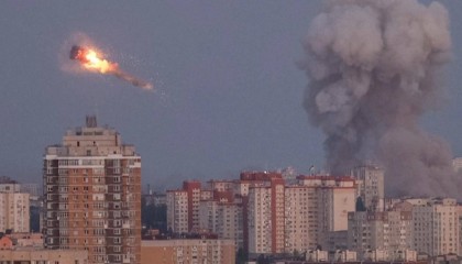 俄军取得重要胜利,手刃强敌:50名法国雇佣兵被炸,导弹钻入食堂