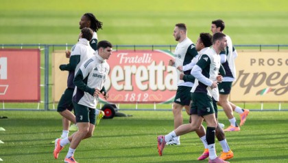 尤文图斯与国米中场的交易风波：洛卡特利与弗拉泰西的互换可能性探讨