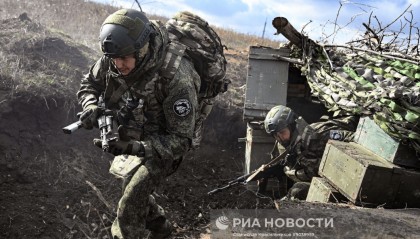 乌克兰绝望溃败，俄军包围战略奏效！300名敢死队攻占红军城，泽连斯基却在声称“胜利”