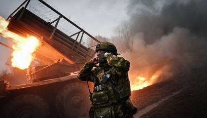 英国与挪威宣布将联合“追捕俄潜艇”！澳大利亚：向乌提供9500万澳元军援！梅德韦杰夫发声