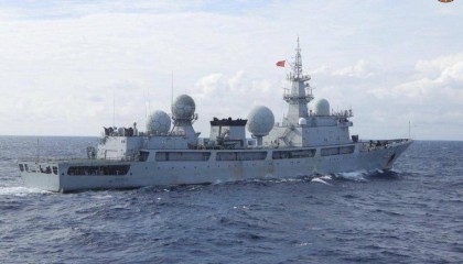 菲军缠上815电侦船，中国海军052D舰镇场，我们目标是英美日航母