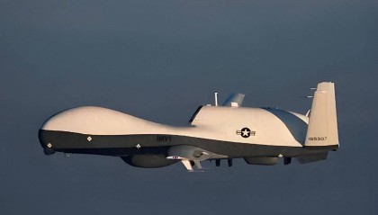 刚设保护区,黄岩岛就爆发冲突,解放军派大量军机拦截,董军接到美方电话