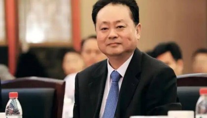 南京市人大财经委原副主任委员胡昇荣，市人大代表资格终止