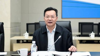李刚在县长、区长、区委书记、市委书记、副省长、省委组织部部长等职务上，非法收受他人财物，数额特别巨大