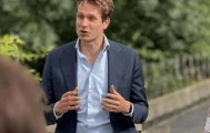 被中方反制打疼了,荷兰主动打来电话服软,承诺照顾中方利益