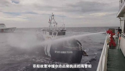 难怪菲律宾装沉默,船员耳朵被划伤,举白旗求我海警水炮别喷了