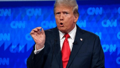 中美握手言和后,3架专机抵达北京,中方主持大局,美方措手不及