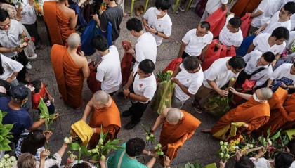 多名佛教高僧卷入性丑闻引发舆论震动,泰国国王罕见公开批评