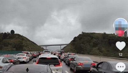 堵堵堵!有收费站接近饱和状态!云南返程注意→