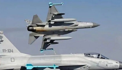 印度导弹仓库,爆发大爆炸:枭龙战机夜袭摧毁S-400导弹系统