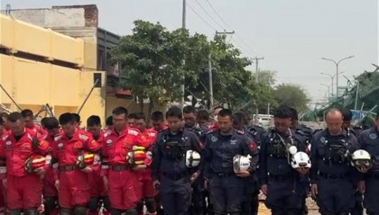 缅甸强震已造成2719人遇难，曼德勒拉响警报，搜救现场众人脱帽默哀
