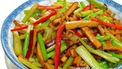 香干怎么炒比较嫩 香干可以和什么一起炒？