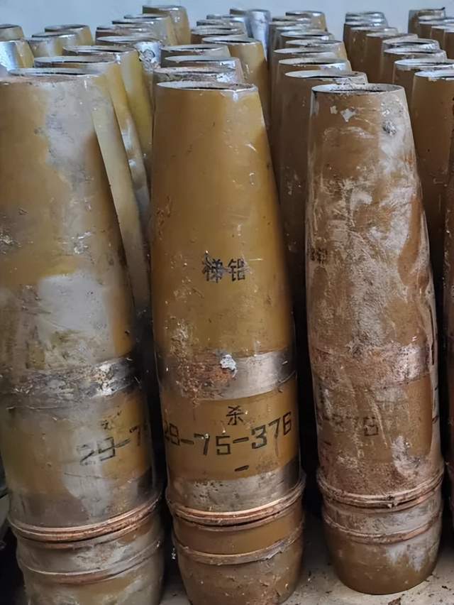 解放军报警!有人拾取3吨多炮弹残片卖钱,甚至有完整弹头?