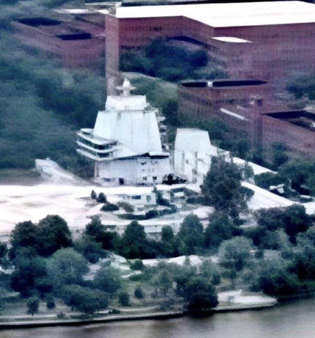 10万吨，90架舰载机，激光武器，福建舰服役时美方关注004核航母