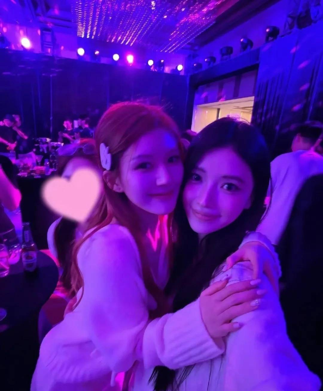 赵露思27岁生日音乐会好炸，6套造型高定配高珠杀翻全场