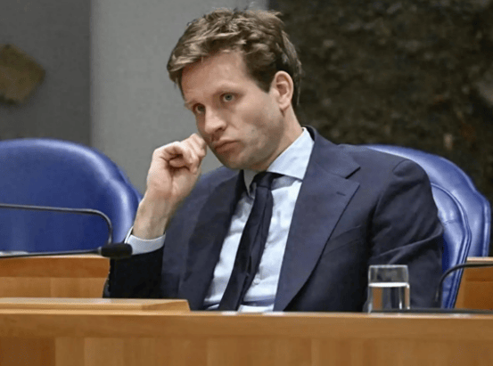 为了掩饰尴尬而临时访华，荷兰大臣承认措手不及：没想到中方的反击这么狠！