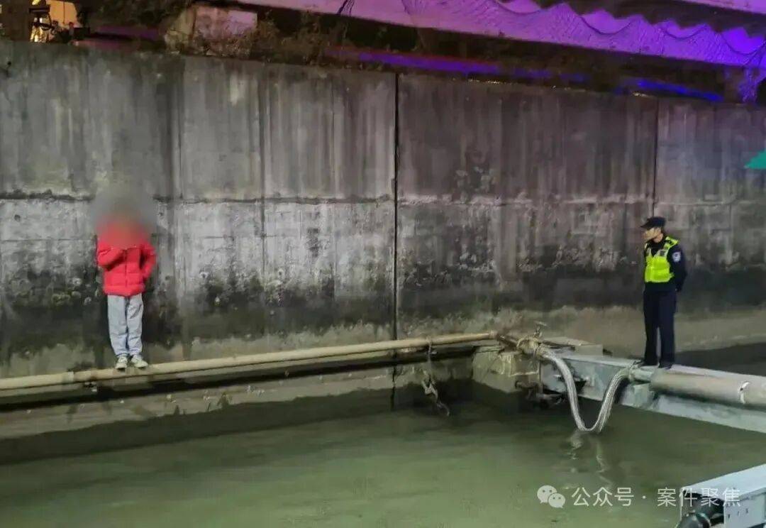 骗了别人18万元,上海一男子凌晨站在黄浦江边“想抽最后一支烟”